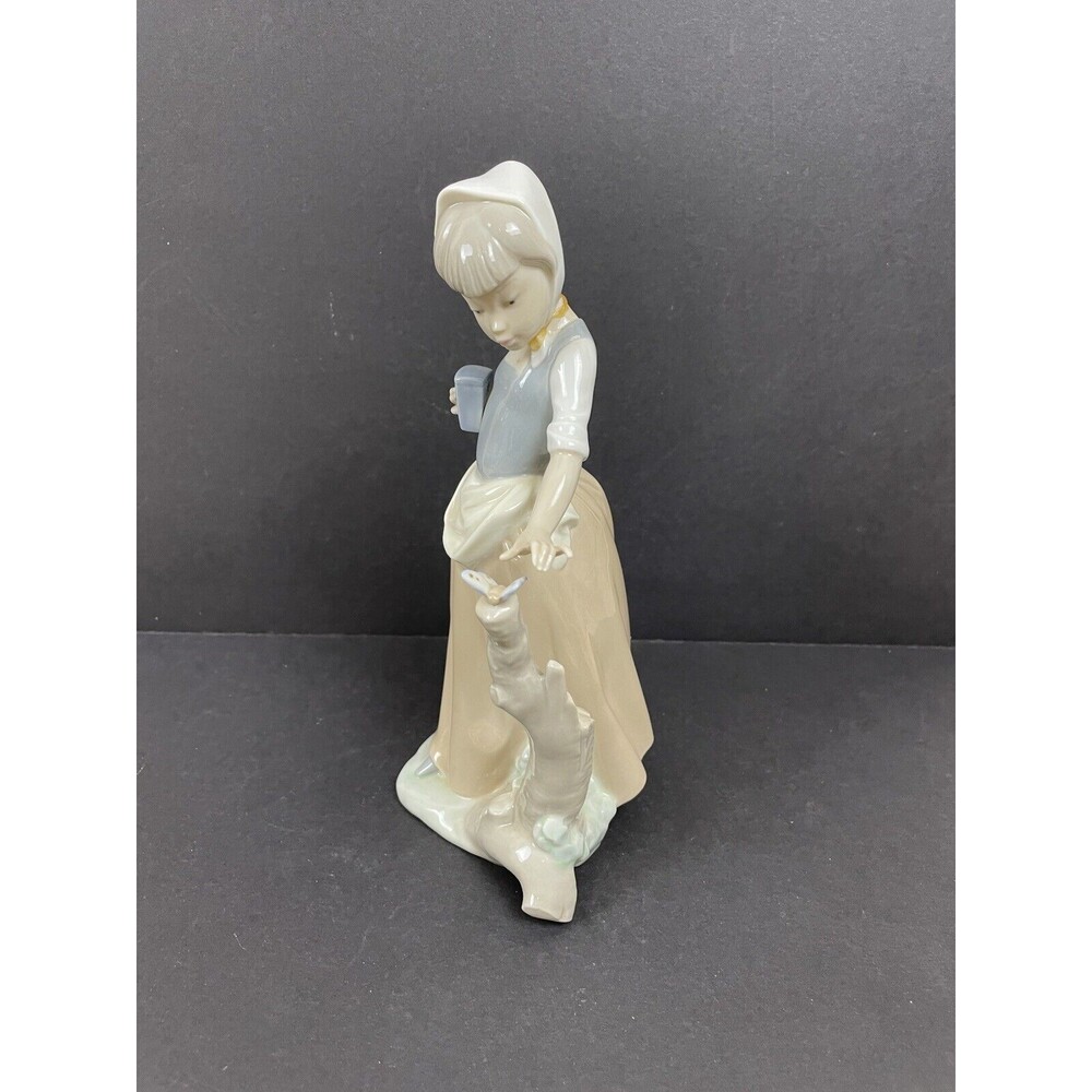 Lladro Figurines Retired 00181 'Girl With Butterfly *repair On Neck See Photos - Picture 3 of 7